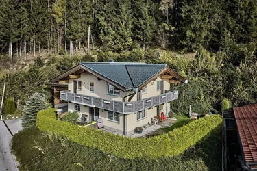 Ein Ort über dem Tal – Wohnen mit Weitblick über das Zillertal