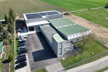 Sehr gepflegte Betriebsliegenschaft mit 6700m2 Grundstücksfläche