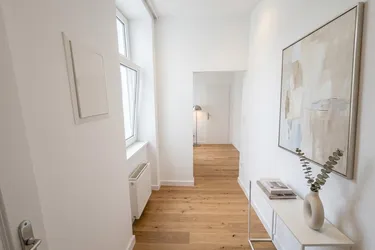 4-Zimmer-Altbauwohnung mit Balkonoption &amp; vielseitigen Nutzungsmöglichkeiten