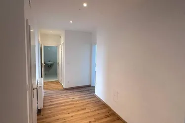 Modern renovierte 3-Zimmer-Wohnung mit Fernblick, 78m², 6. Etage in 1100 Wien um 355.000 €