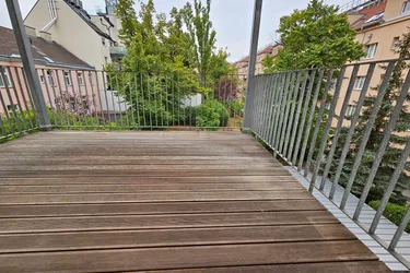 Provisionsfreie 4-Zimmer Altbauwohnung mit großzügigem Balkon