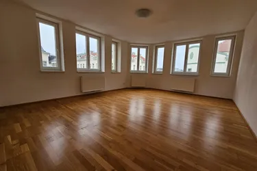 Großzügige 2-Zimmer Wohnung - gut belichtet und provisionsfrei