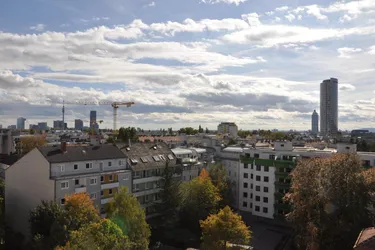 Provisionsfreie, klimatisierte DG-Wohnung mit Terrasse