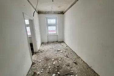 Entkernte 4-Zimmer-Wohnung mit 78 m² und großem Gestaltungspotenzial in Toplage!