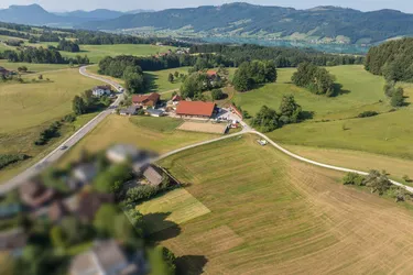 Bauherren aufgepasst: Leistbar bauen in traumhafter Lage – rund 1.120 m² Baugrund, fünf Minuten zum Irrsee