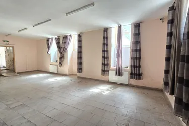 Geschäftslokal, Gewerbeimmobilien, Souterrain Sanierungsbedürtig