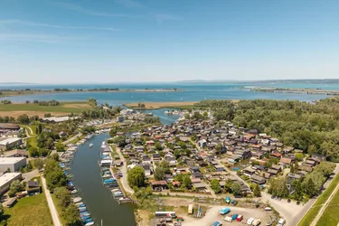 Ferienhaus in traumhafter Lage mit eigener Bootsgarage