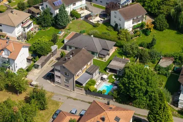 Privates Wohnglück in Lustenau – Einfamilienhaus mit Salzwasserpool, Wintergarten &amp; Poolhaus!
