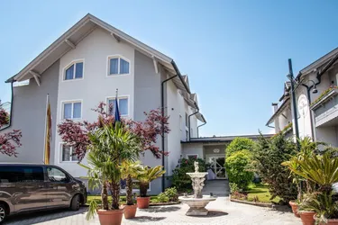 Villa Flora: Servicierte Apartments in Velden
