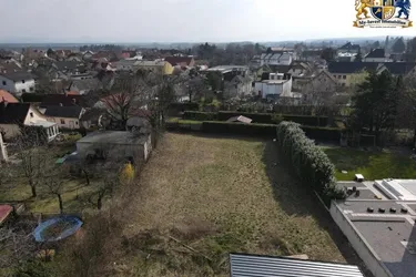 Ruhiges sehr großes Grundstück