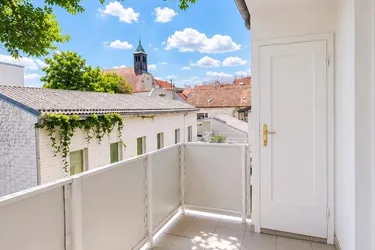 Frisch sanierte 4-Zimmer-Wohnung mit ruhigem Balkon im Zentrum Wiener Neustadts