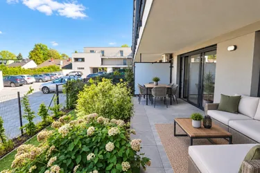 Neuwertige 4-Zimmer-Gartenwohnung mit großer Loggia &amp; Stellplatz