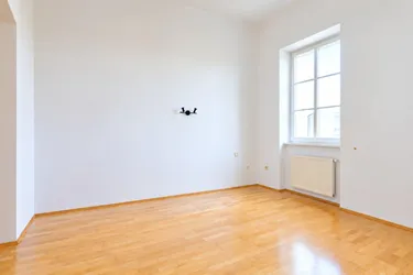 Charmante 2-Zimmer-Altbauwohnung in begehrter Lage von Baden