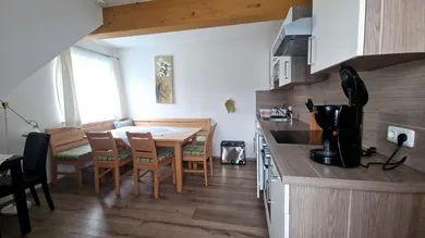 Küche mit Essbereich