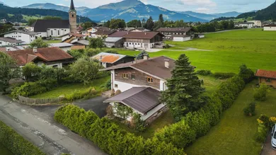 Kirchdorf Aussenansicht Luft Haus und Grundstück 2