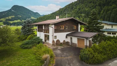 Kirchdorf Haus und Garage mit Einfahrt