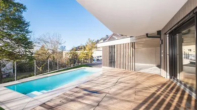 Terrasse mit Pool