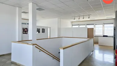 Drott offenes Büro mit Stiege besser
