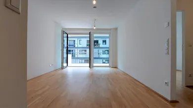 Wohnzimmer mit Blick aus der Küche