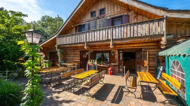Gasthaus mit Wohneinheit
