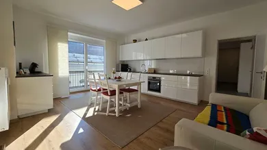 Wohn -Esszimmer mit Küche Foto 01