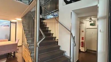 Treppe zur Galerie