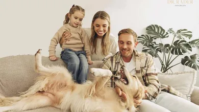 Familie in Wohnung