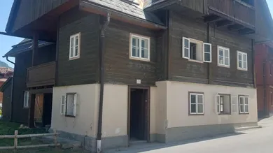 927, Haus an der Straßenseite