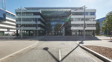 EURO_PLAZA_1C_02