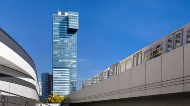 1220 Wien, Wagramer Straße 17 IZD Tower außen