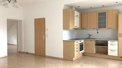 Wohn-Esszimmer mit Küche
