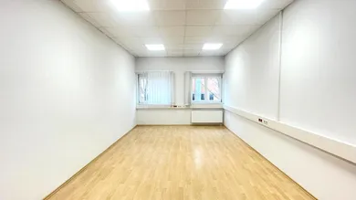 Büro 1. OG, 255 m², Schmiedlstraße 3