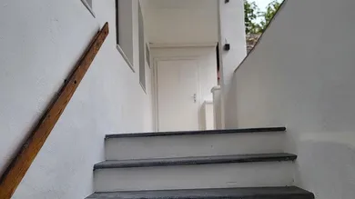 alleiniger Treppenaufgang