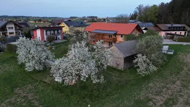 Lage an vorderster Front Süden