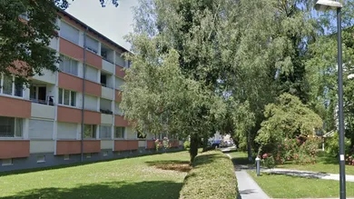 Frontansicht & Garten