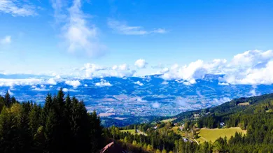 Luftbild vom Grundstück Richtung Lavanttal & Wolfsberg