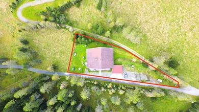Luftbild mit eingezeichnetem Grundstück