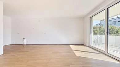 Großzügiges und helles Wohnen mit Balkon