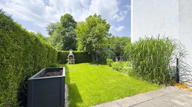 Terrasse mit Garten