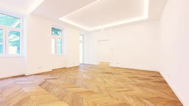 große Wohnküche mit Balkon