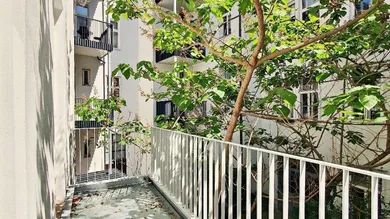 Balkon ins GRÜNE