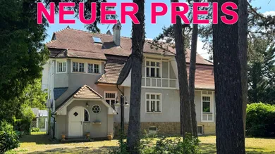 Westansicht vom Vorgarten aus