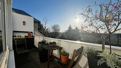 sonnige Ost-Terrasse