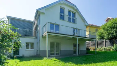 Hausansicht gartenseitig