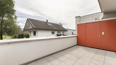 Balkon mit Abstellkammer