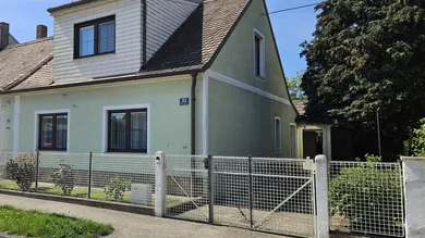Straßenansicht Haus