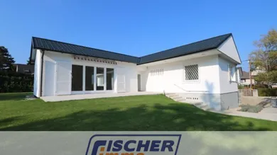 Hausansicht mit Südterrasse