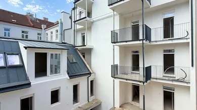 Bearbeitet Innenhof.png