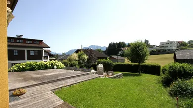 Terrasse mit Garten_ Sicht Wohnzimmer