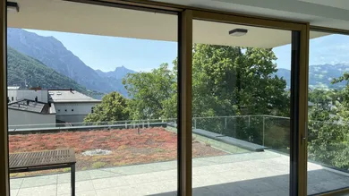 Wohnraum mit See- u. Gebirgsblick